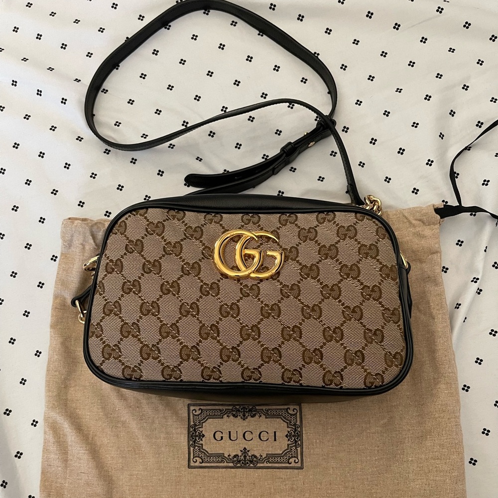 EUC GG Marmont small shoulder bag